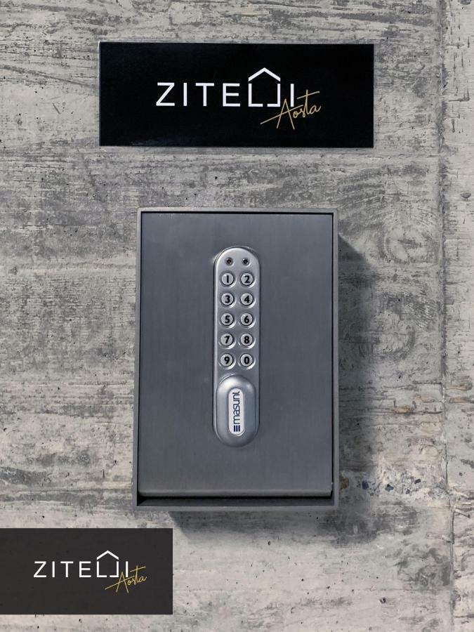 コー​​ニュ Zitelli Aostaヴィラ エクステリア 写真